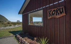 Koru Beachfront Holiday Cabins & Hot Tub